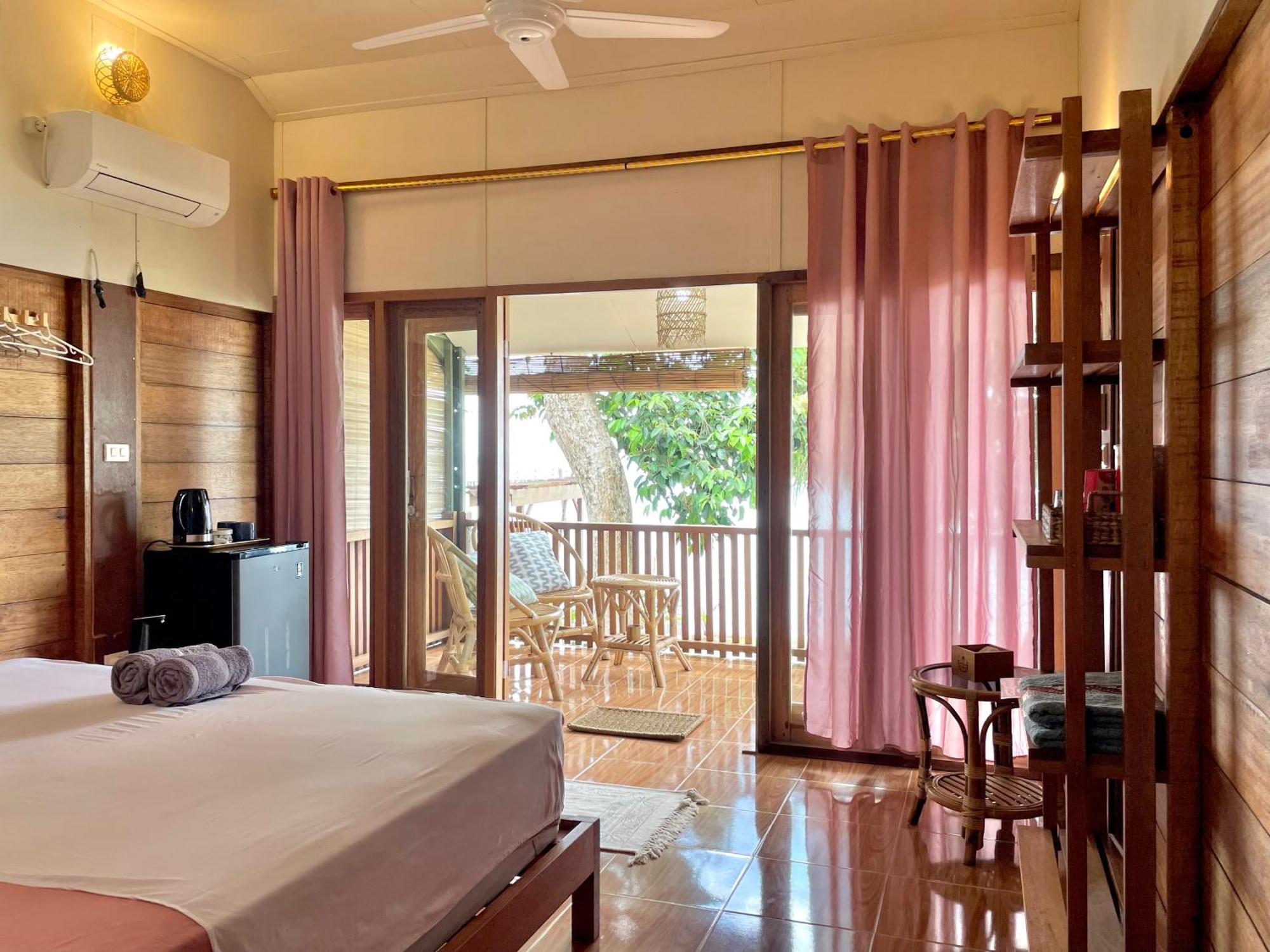 Sunset Beach Resort Weh Sabang  Exterior photo